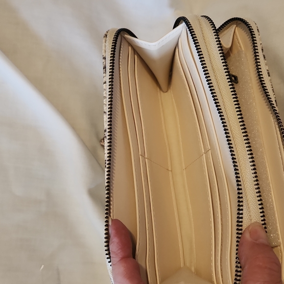 Wallet - Picture 4 of 7